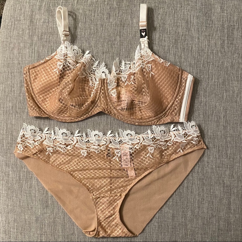 NWT Victoria’s Secret Wicked Bra & Panty Set 38DD